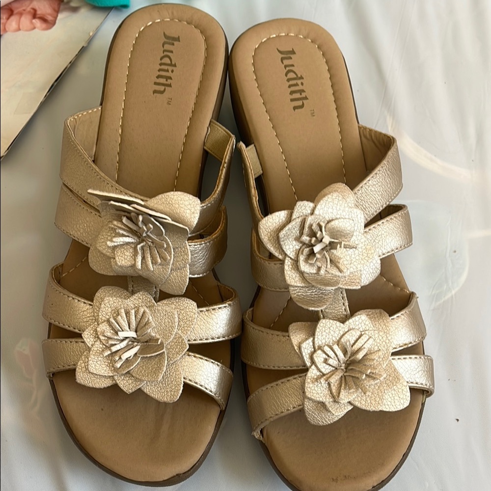 Women's Gold Floral Sandals